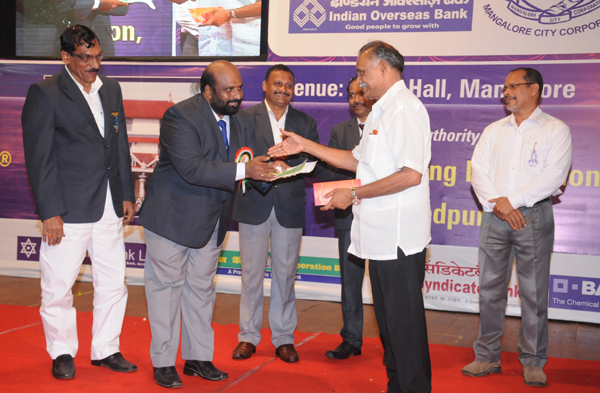 Karnataka Power Lifting Association gets 5 lakh from State govt